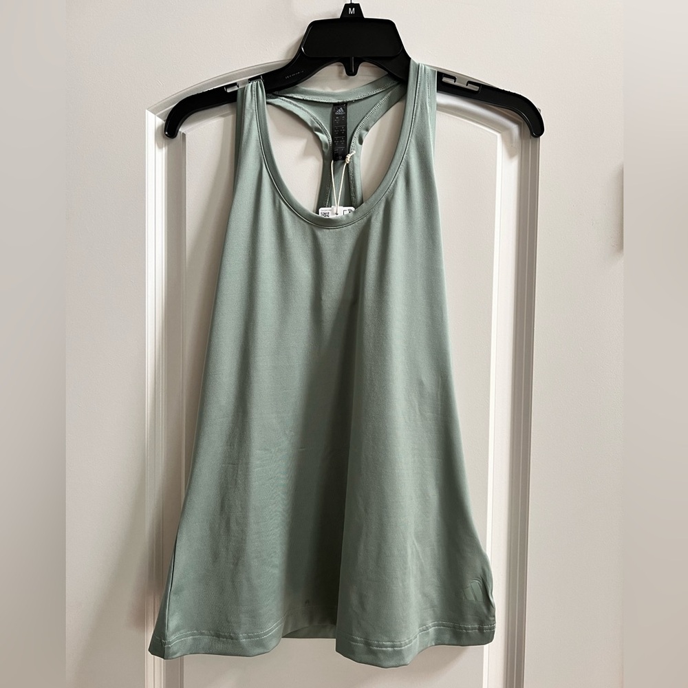 Adidas Women’s Tank NWT. Size M. Silver green.